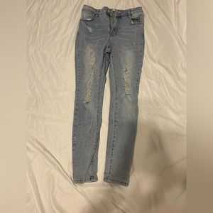 rue 21 size 8 brand new blue ripped skinny jeans!!